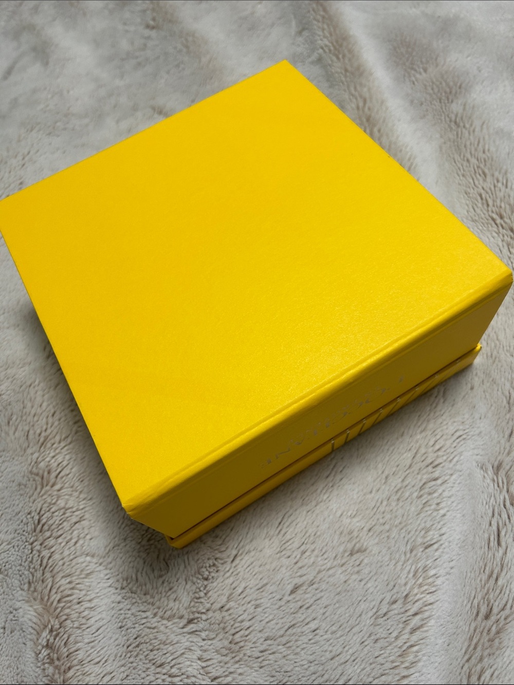 L’Occitane empty box - Picture 6 of 10